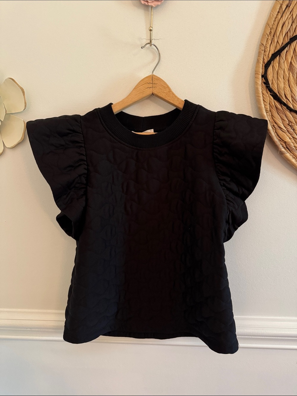 Ces Femme Black Quilted Flutter-Sleeve Sweatshirt